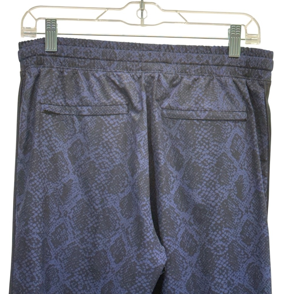 Athleta Brooklyn Joggers In Blue Python. Size 6 - image 6